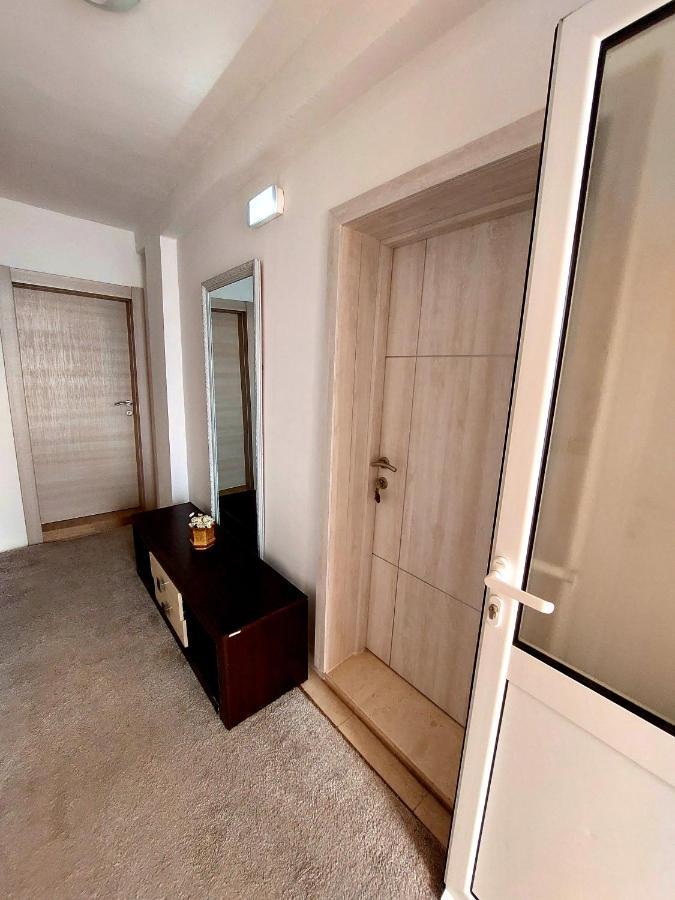 Apartments And Rooms Lijesevic บุดวา ภายนอก รูปภาพ