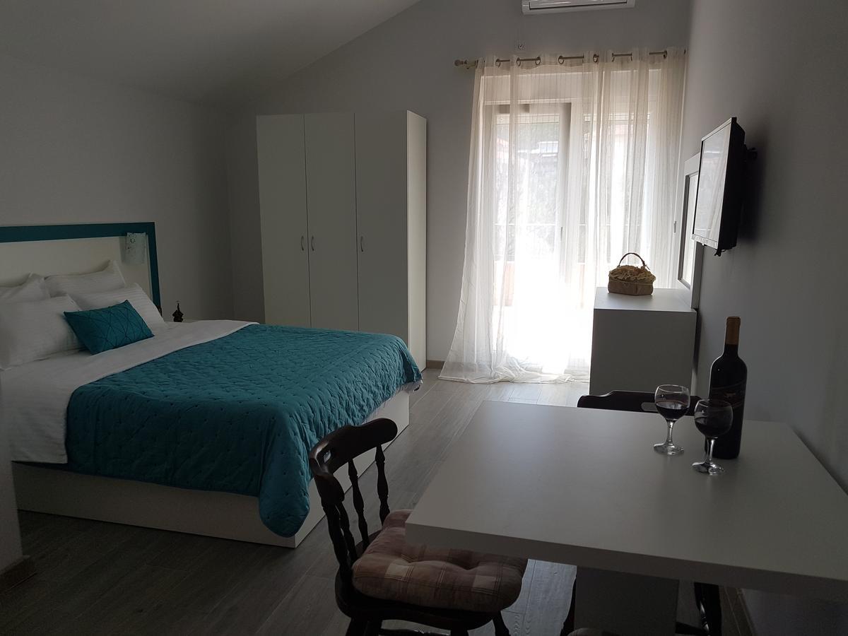 Apartments And Rooms Lijesevic บุดวา ภายนอก รูปภาพ