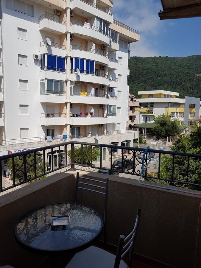 Apartments And Rooms Lijesevic บุดวา ภายนอก รูปภาพ